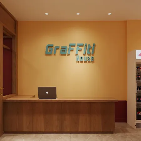 Graffiti Hotel-2